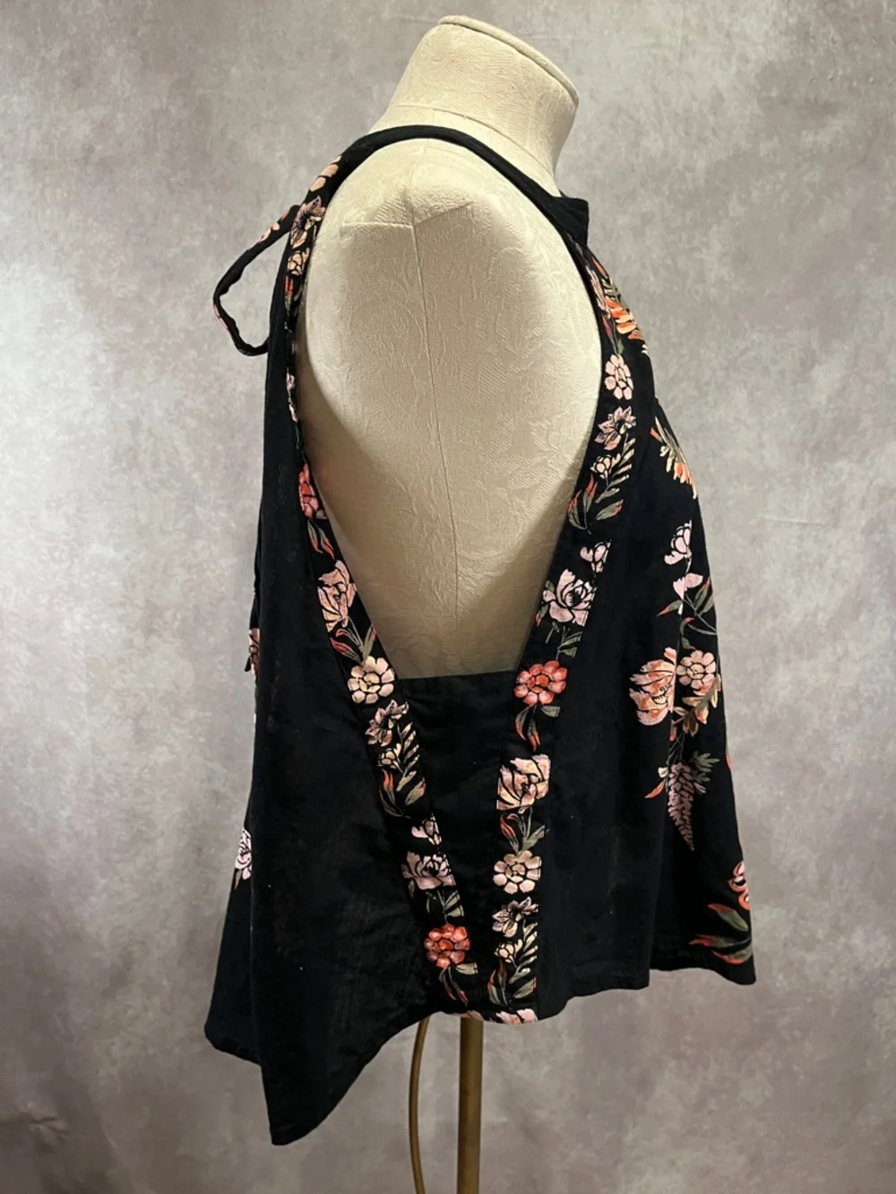 Free People Emily Black Floral Halter Women's Top size medium - Picture 7 of 9